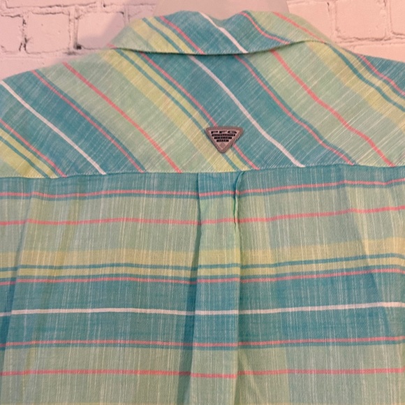 Columbia PFG Plaid Button-Up Women's Top - Picture 7 of 11